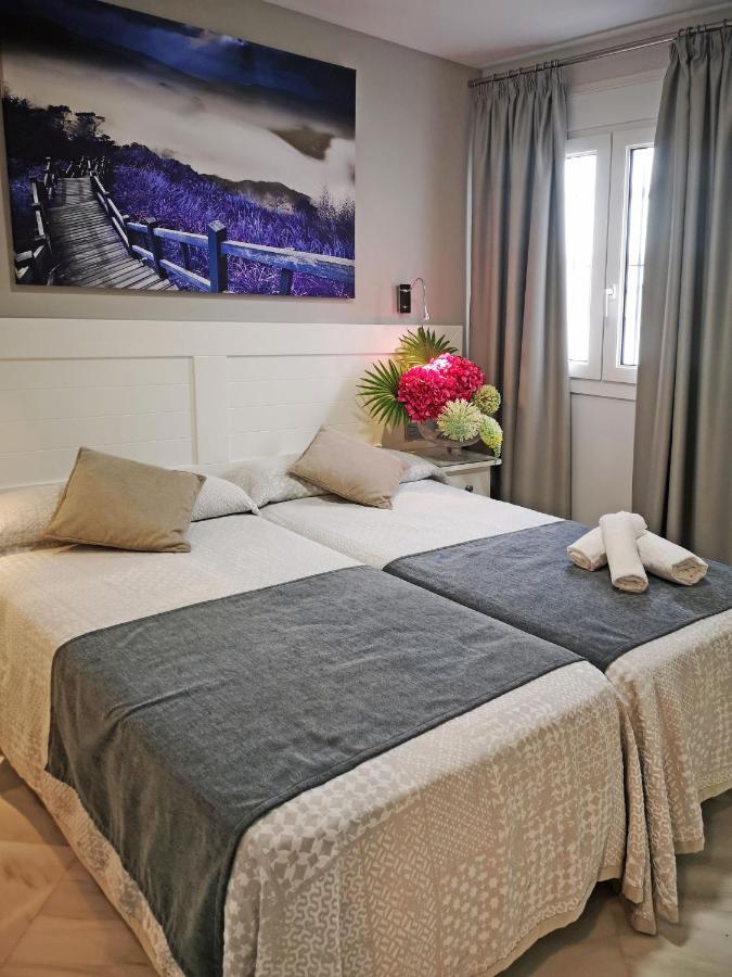 Hostal Bodega Conil De La Frontera Extérieur photo